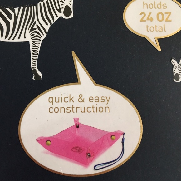 Fold Up pet bowls - Picture 2 of 4